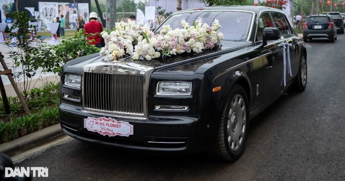 Đám cưới Quang Hải: Dựng rạp 2.000m2 đón 1.200 khách, rước dâu bằng xe sang