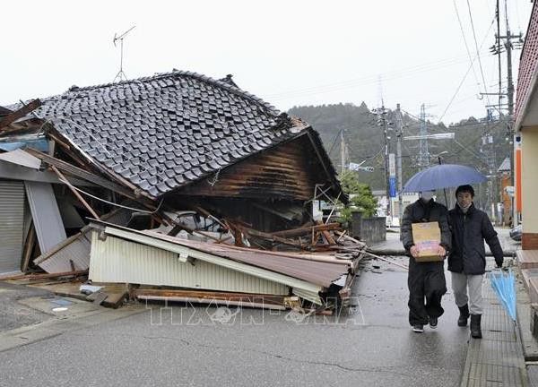 Động đất tại Nhật Bản: Ban bố cảnh báo sơ tán sau động đất