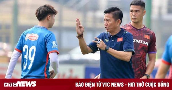 HLV Hoàng Anh Tuấn 'chữa cháy', U23 Việt Nam vẫn mang dấu ấn ông Troussier?