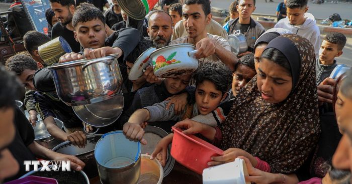 UAE dừng nỗ lực viện trợ sau cuộc không kích ở miền Trung Gaza