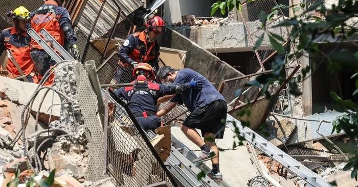 Đài Loan chạy đua giải cứu người mắc kẹt sau động đất