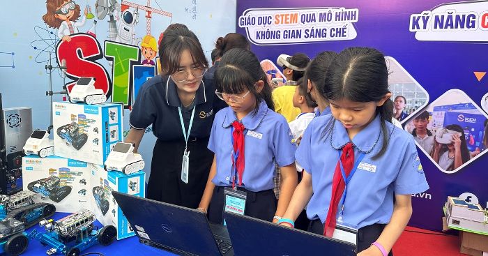Hơn 1.000 học sinh tiểu học tại TPHCM hào hứng tham gia Ngày hội giáo dục STEM