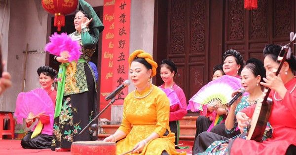 Giới trẻ Hà Nội trải nghiệm hát ca trù, chầu văn