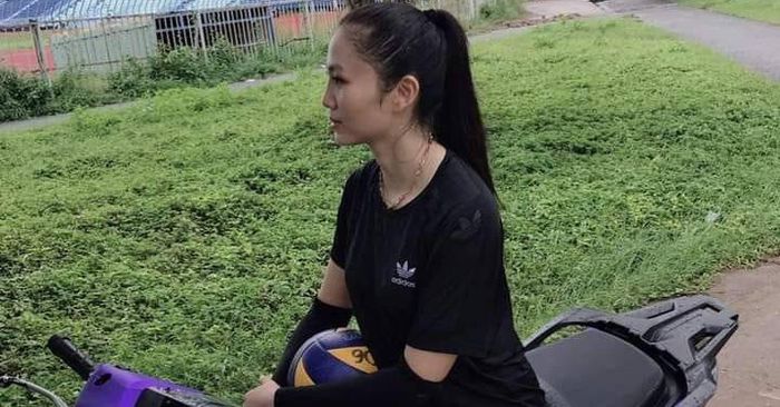Hot girl bóng chuyền nổi tiếng Việt Nam đi xe sang, sở hữu nhiều bất động sản, là doanh nhân thành đạt ở tuổi 30