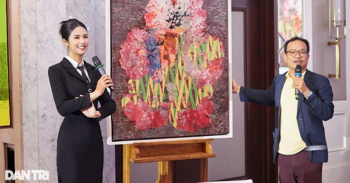 Hoa hậu Ngọc Hân lần đầu làm MC đấu giá, đóng góp Quỹ Nhân ái 50 triệu đồng