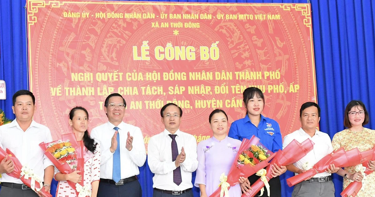 Chủ tịch UBND TPHCM Phan Văn Mãi dự lễ công bố thành lập khu phố, ấp tại huyện Cần Giờ
