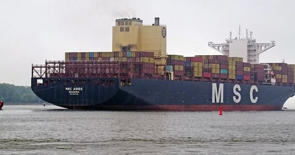 Iran bắt tàu container "có liên hệ với Israel"