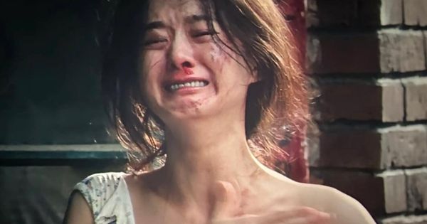 Mỹ nhân Hoa ngữ diễn xuất thần sầu gây ám ảnh: Tàn tạ, xấu xí mà khiến khán giả khóc cạn nước mắt