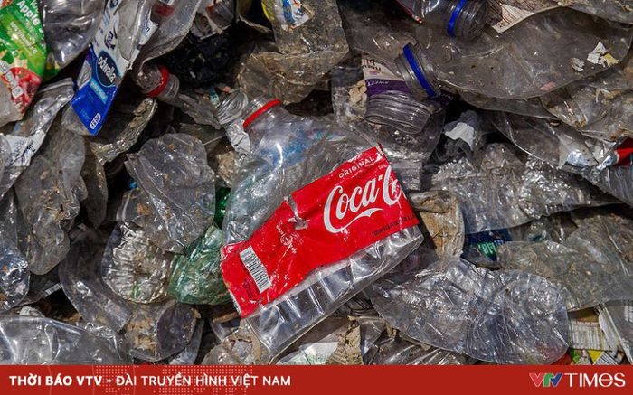 Coca-Cola gây ô nhiễm nhựa lớn nhất thế giới