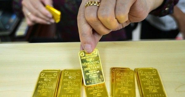 Giá vàng hôm nay 27/4: Vàng SJC vượt 85 triệu, vàng nhẫn Bảo Tín Minh Châu, PNJ, Doji đua nhau tăng giá