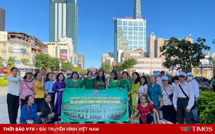 Trụ sở HĐND-UBND TP Hồ Chí Minh đón lượng khách tham quan kỷ lục trong ngày 27/4