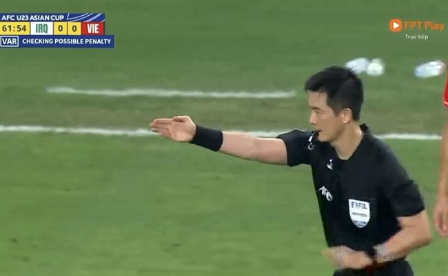U23 Việt Nam thủng lưới từ chấm penalty sau quyết định tranh cãi của trọng tài