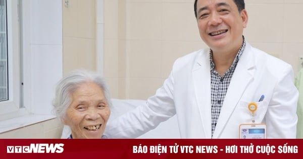 95 tuổi bình phục sau phẫu thuật ung thư và lời nhắn nhủ của Phó giám đốc BV K