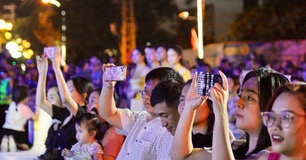 Hàng nghìn người mê đắm 'bữa tiệc' nhạc Jazz ở biển Nha Trang