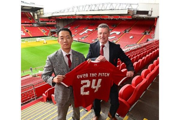 Đội bóng đá FC Liverpool (Anh) thiết lập quan hệ đối tác bán lẻ với Over the Pitch tại Hàn Quốc