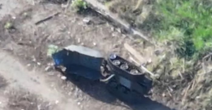 Video drone cảm tử Ukraine vô hiệu hóa UGV quân đội Nga