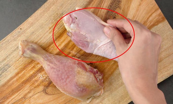 Thịt gà có 5 dấu hiệu này tuyệt đối không mua dù giá rẻ đến mấy, không cẩn thận dễ tiền mất tật mang