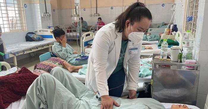 328 người vào viện nghi ngộ độc sau ăn bánh mì ở Đồng Nai, Bộ Y tế chỉ đạo khẩn