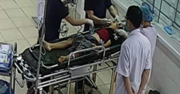 Cổng nhà đổ sập, cháu bé 7 tuổi ở Hà Tĩnh bị đè tử vong