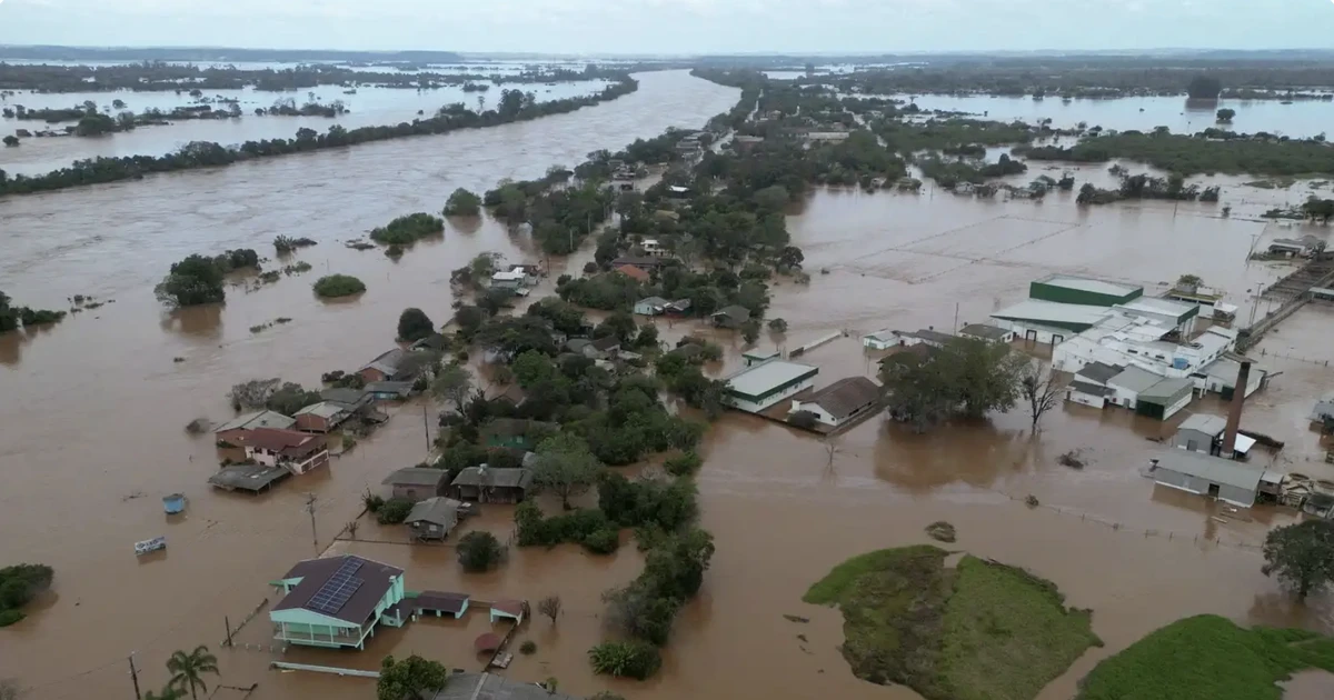 Brazil ban bố tình trạng khẩn cấp tại hơn 100 thành phố do mưa lũ