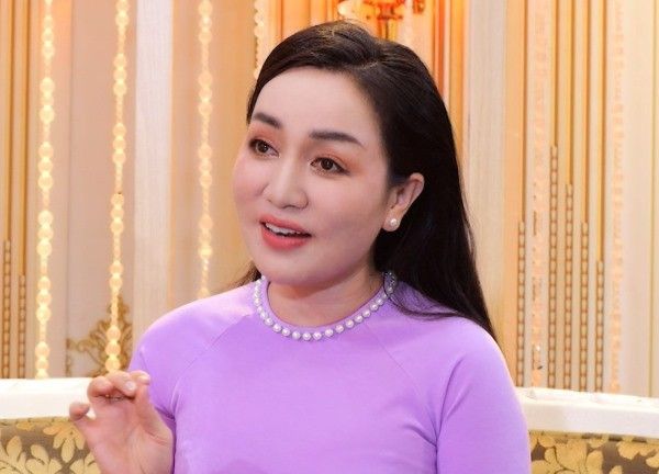 Hà Vân bolero: Tôi vỡ òa khi được danh ca Hương Lan gọi là ‘con gái nuôi’