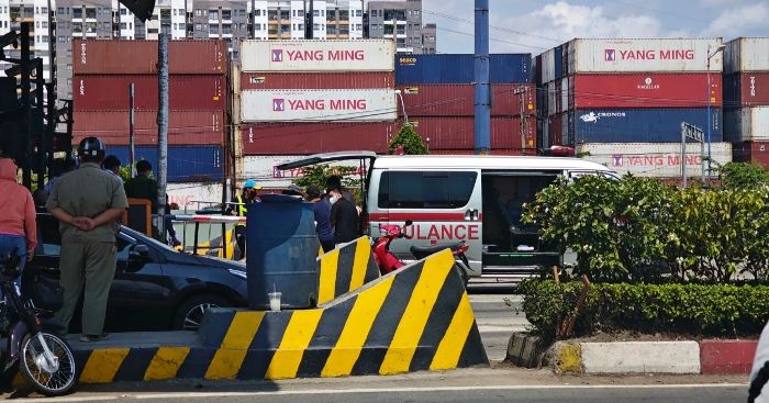 Nhân viên trạm thu phí ở TPHCM tử vong sau va chạm với xe đầu kéo container