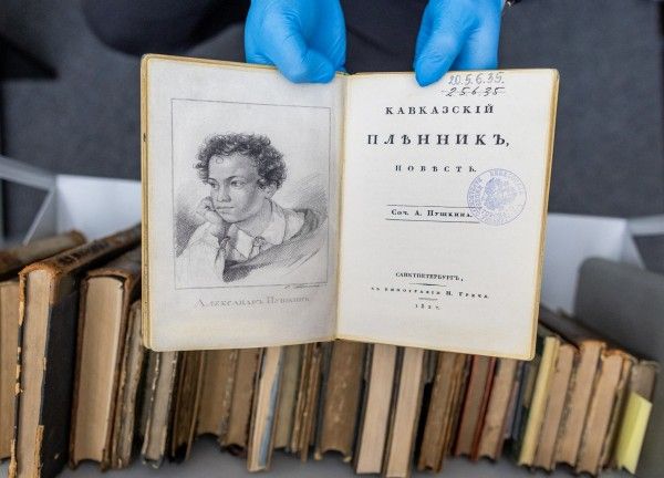Nhiều cuốn sách quý Nga biến mất khỏi các thư viện ở châu Âu