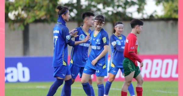 CLB Thái Nguyên T&T nhận thưởng nóng sau trận thắng đậm ở giải nữ vô địch quốc gia