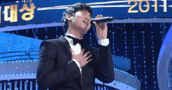 Netizen đào lại clip Kim Soo Hyun hát tặng “bạn gái” Suzy: Đạt 10 triệu view, pha “chữa cháy" khi lệch tông gây sốt