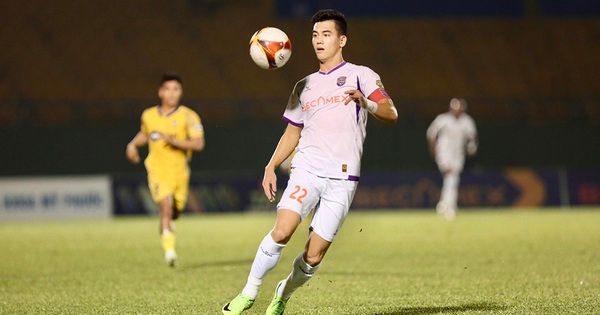 V-League 2023-2024: HLV Lê Huỳnh Đức 'soán ngôi' Kiatisak?
