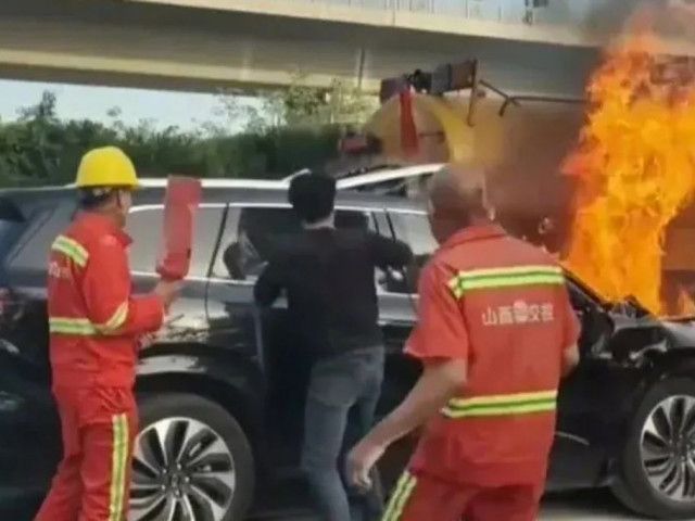 Xe ô tô điện của Huawei gặp tai nạn nghiêm trọng khiến 3 người tử vong