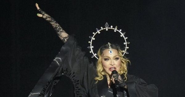 Danh ca Madonna đãi 1,6 triệu người buổi hòa nhạc miễn phí tại Rio De Janeiro