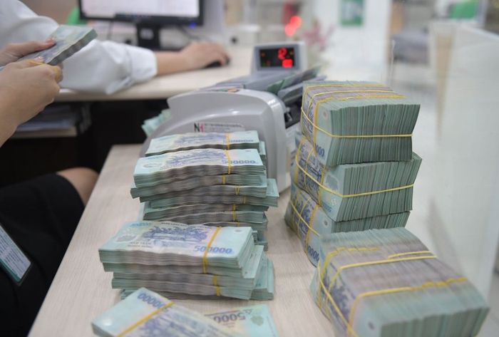 Gửi tiền ngân hàng đại gia Việt ngồi yên cũng thu về trăm tỷ