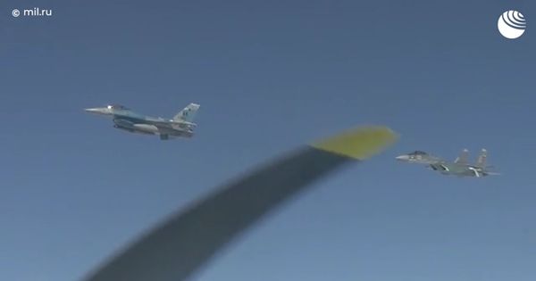 Mỹ điều tiêm kích giám sát máy bay quân sự Nga gần không phận Alaska