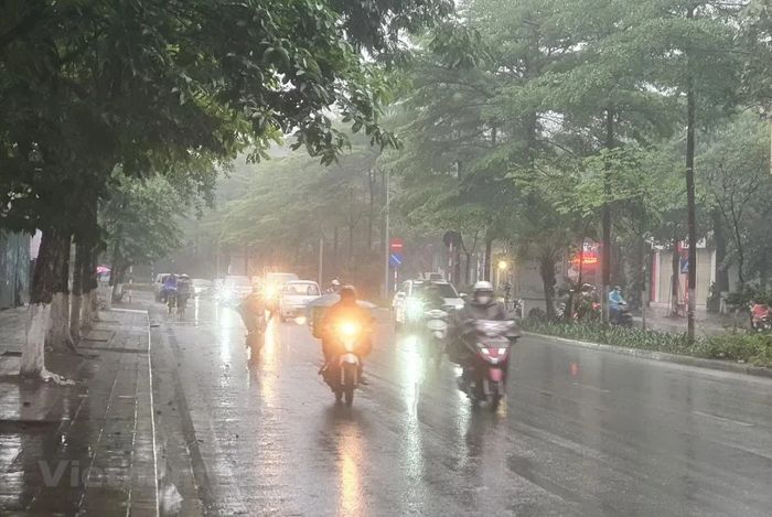 Thời tiết ngày 5/5: Bắc Bộ, Trung Trung Bộ mưa rào và dông, cục bộ có mưa to