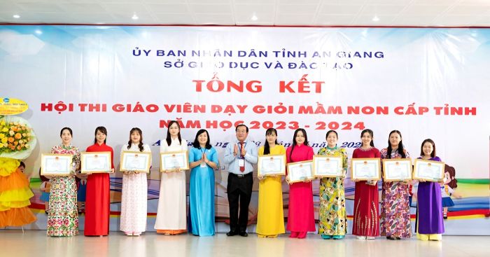 An Giang trao thưởng 96 giáo viên dạy giỏi mầm non cấp tỉnh