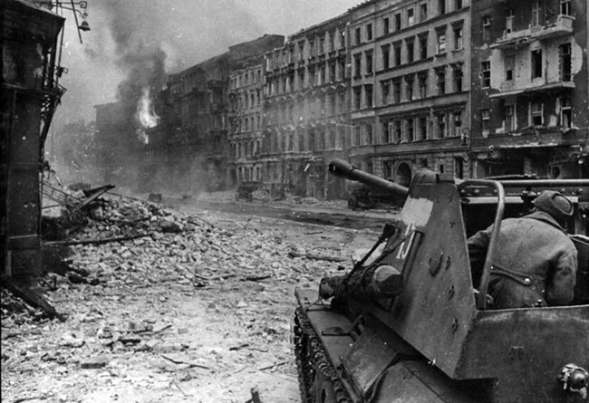 Cuộc chiến đẫm máu chiếm trụ sở Quốc hội Đức quốc xã của Liên Xô