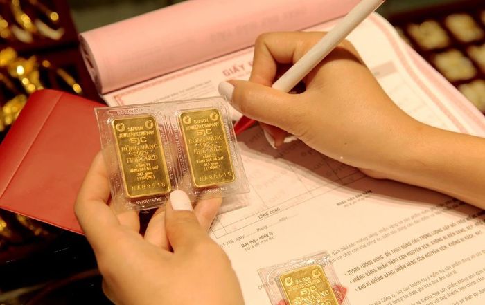 Đề xuất cấm mua bán vàng bằng tiền mặt: Có khả thi?