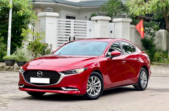 Ngỡ ngàng giá chào bán của Mazda3 'siêu lướt' mới lăn bánh vỏn vẹn 7.000 km