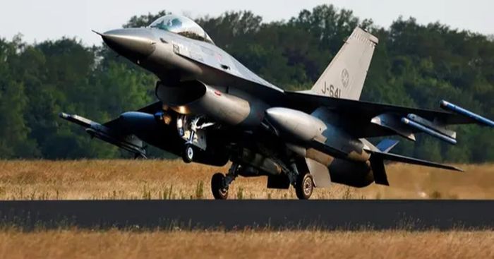 Ukraine mong nhận lô tiêm kích F-16 đầu tiên vào tháng 6