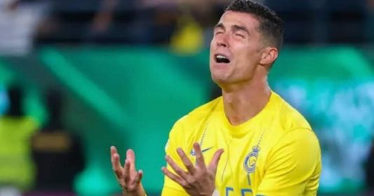 Chọn sai "nền văn minh", Ronaldo nuốt hận khi nhìn Neymar
