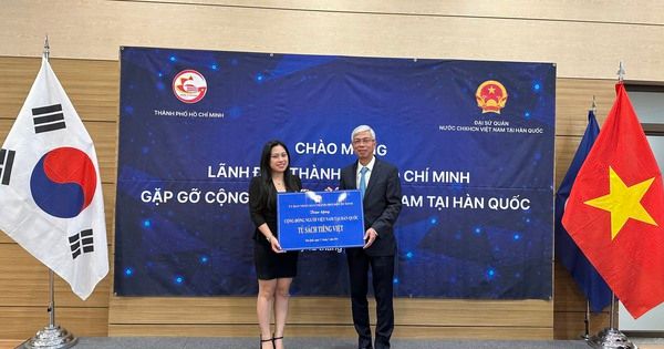 Lãnh đạo TP.HCM gặp gỡ, giao lưu và trao tặng tủ sách tiếng Việt cho cộng đồng người Việt Nam tại Hàn Quốc
