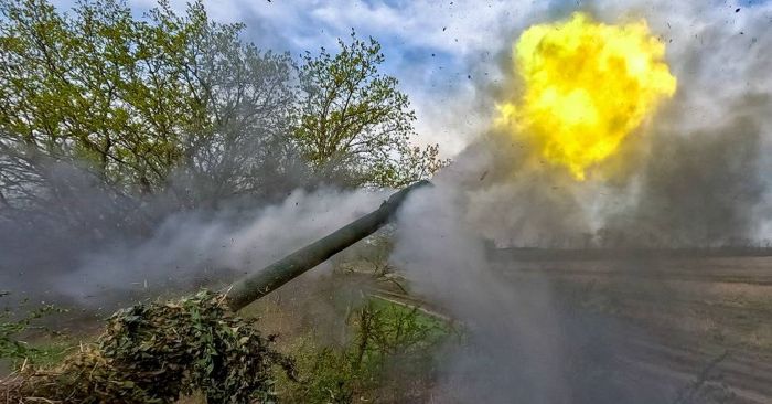 Nga nói kiểm soát năm làng ở Kharkiv, Mỹ duyệt bán pháo HIMARS cho Ukraine