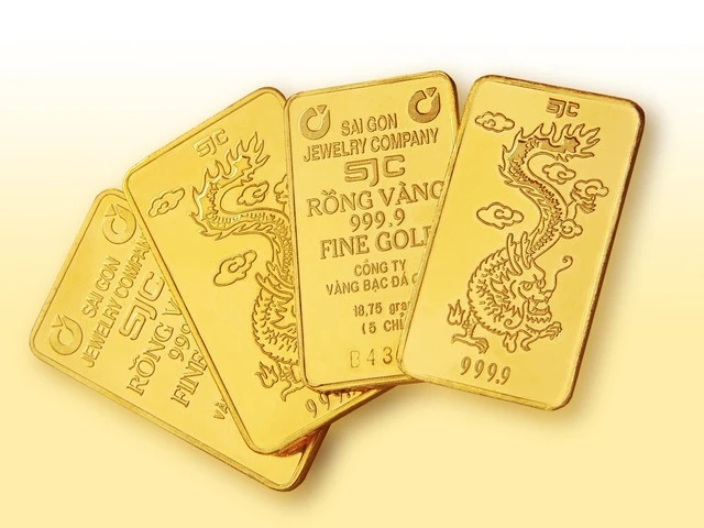 Vàng SJC tăng cao hơn vàng thế giới gần 20 triệu đồng/lượng