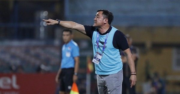 HLV Thể Công Viettel: 'Trọng tài rút thẻ đỏ đúng', HLV Bình Định: 'Phải biết thân biết phận...'