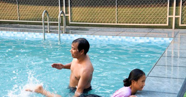 Lớp dạy bơi miễn phí cho học sinh khó khăn Hà Tĩnh