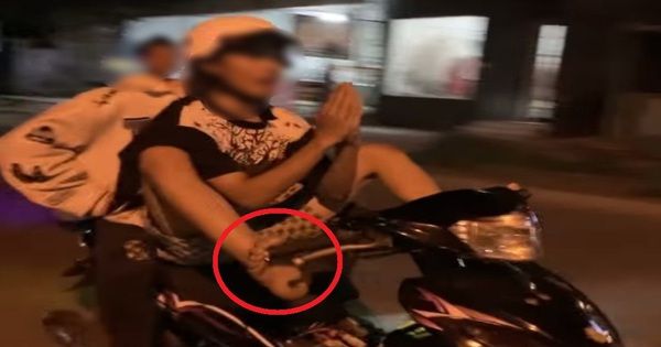 Triệu tập nam thanh niên 17 tuổi "lái xe máy bằng chân" ở Lâm Đồng