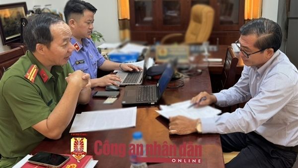Bí thư Đảng ủy, Chủ tịch UBND xã Cửa Dương đầu thú khai nhận hối lộ 2 tỷ đồng
