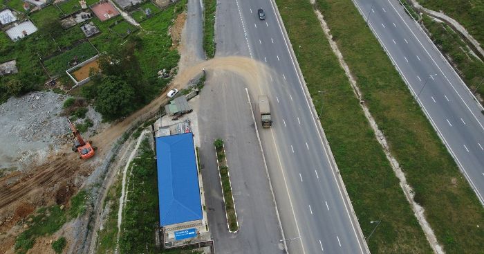 Điều tra vụ xe tải chở đất ‘xé rào’ trên cao tốc ở Thanh Hoá