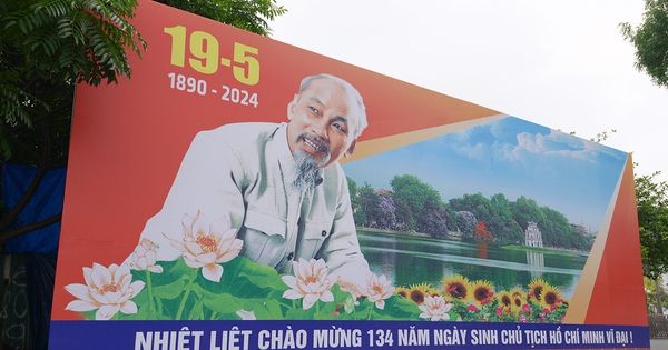 Hà Nội rợp cờ hoa kỷ niệm 134 năm ngày sinh Chủ tịch Hồ Chí Minh